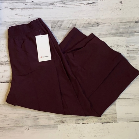 NWT Lululemon Wanderer Culottes Swift Ultra Light Fabric Pants 8 Cassis red - Picture 7 of 8